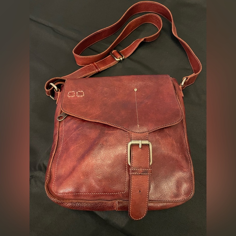 Bed Stu Venice Beach crossbody bag in merlot.